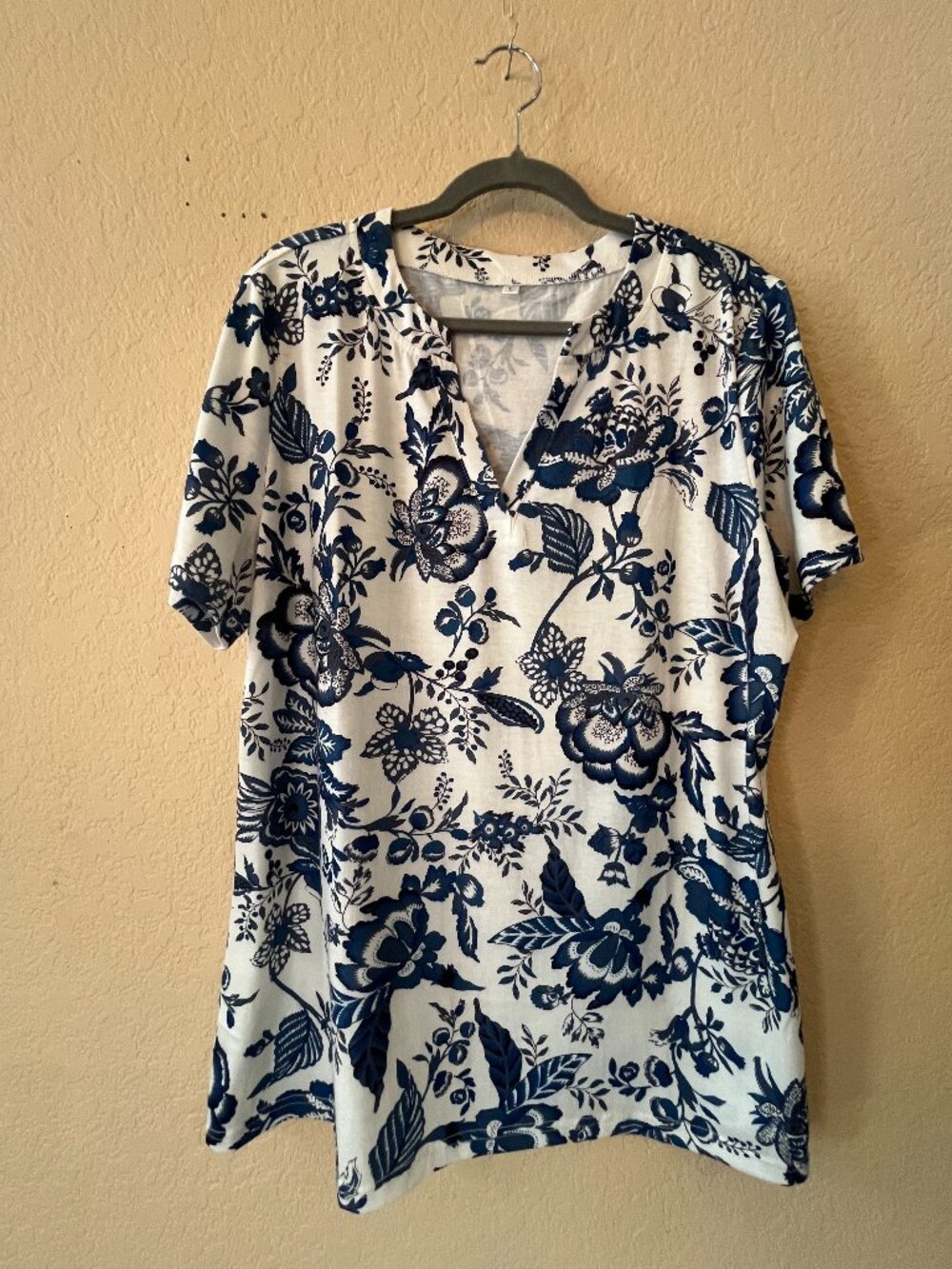 Women's Large Blue Shirt